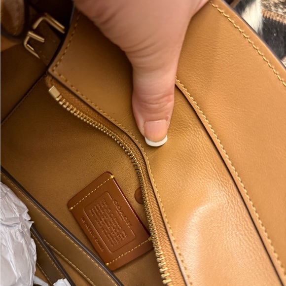 Coach Empire 28 - Picture 7 of 8